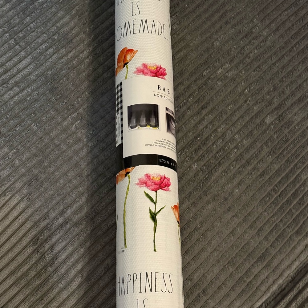 Rae Dunn Non-Adhesive Floral Shelf & Drawer Liner 17.75” x 8’ = 11.83 sq. ft.